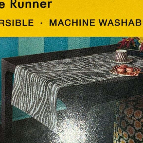 DVFโ4 Target ๐ฏ Zebra ๐ฆ Stripe Table Runner Get Wild! - Picture 16 of 17